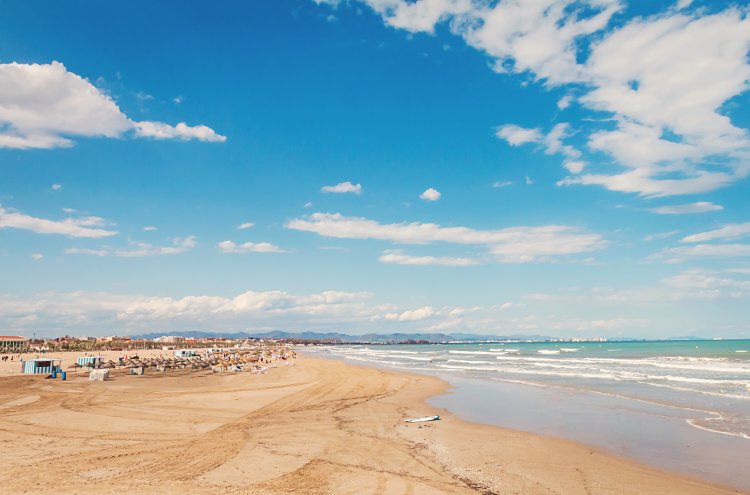 Descubre Valencia en hotel 4* con desayuno y piscina - Valencia