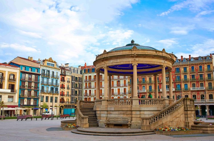 ¡Pamplona te espera! Escápate al norte y saborea Navarra - Pamplona