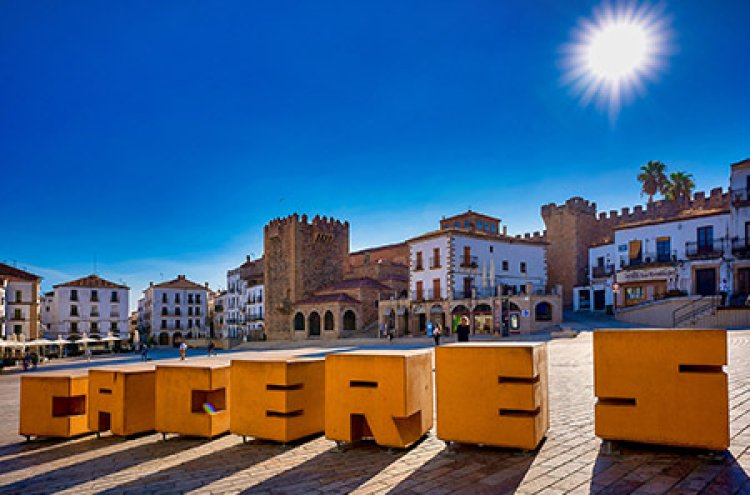 Resort Isla de Valdecañas: 4* y naturaleza en Extremadura - Cáceres