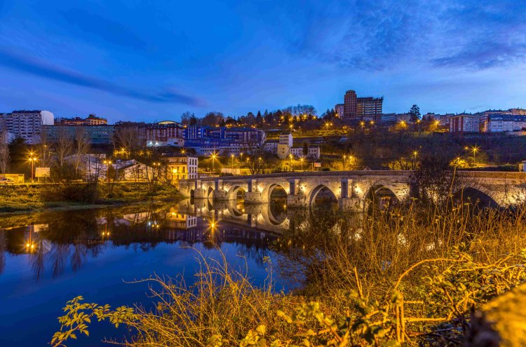 Descubre Lugo y pasea por su icónica muralla con esta oferta 4* - Lugo