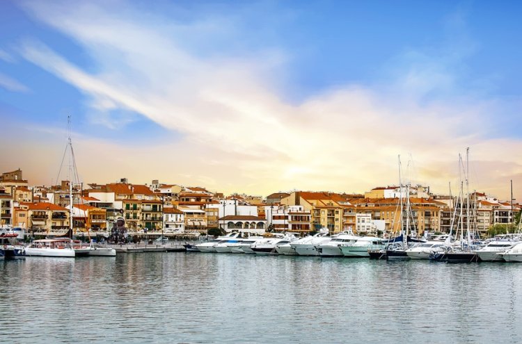 Alójate en Cambrils y descubre la Costa Dorada - Cambrils