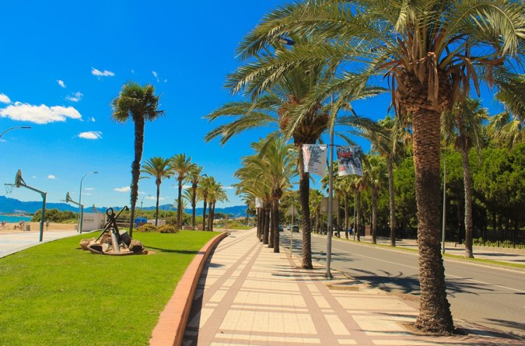 Alójate en Cambrils y descubre la Costa Dorada - Cambrils
