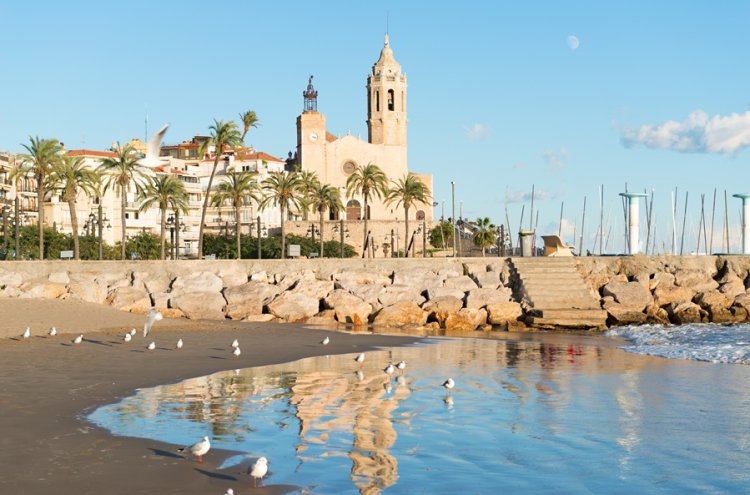 Sitges en hotel 4* y alojado en habitación deluxe - Sitges
