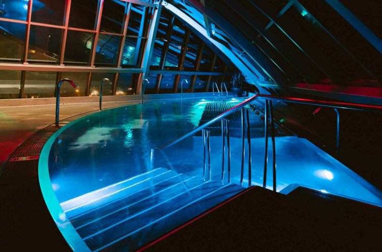 ¡Relax en Andorra! Hotel 4* y entradas para Caldea Premium - Inúu