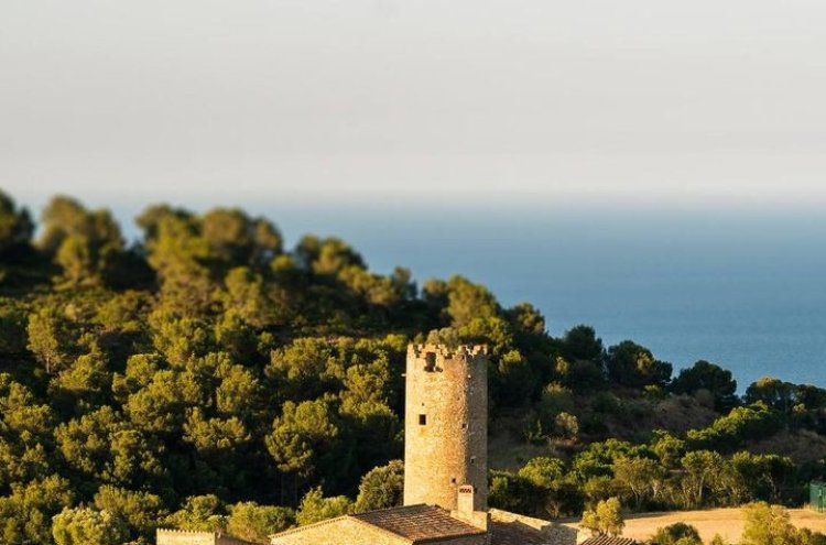 Descubre la Costa Brava este verano: julio y agosto en un ecoresort de ensueño - Begur