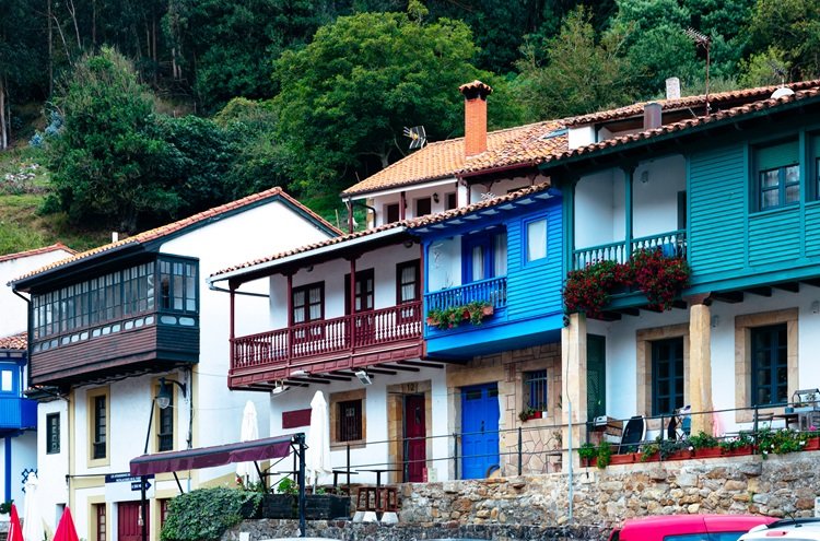 Enamórate de Asturias en hotel 3* con desayunos incluidos - Villaviciosa