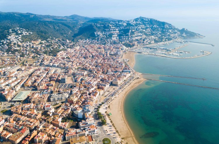 Descubre la Costa Brava en Roses con hotel 4 * y Desayunos Incluidos - Roses