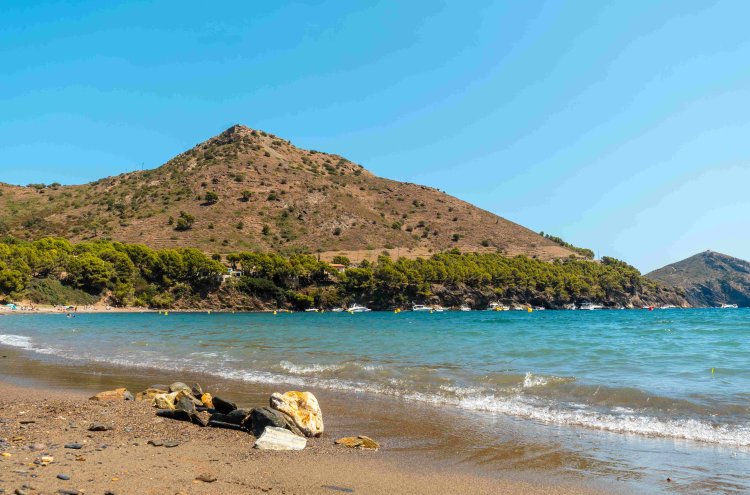 Descubre la Costa Brava en Roses con hotel 4 * y Desayunos Incluidos - Roses