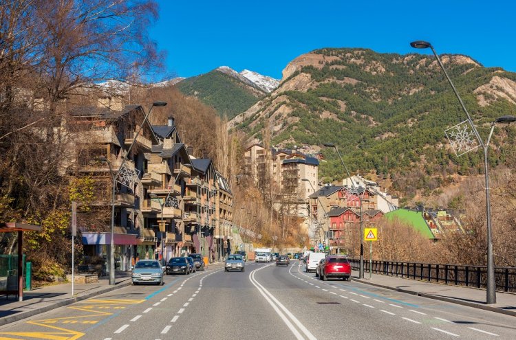 Un respiro entre montañas: Andorra te espera en hotel 4*