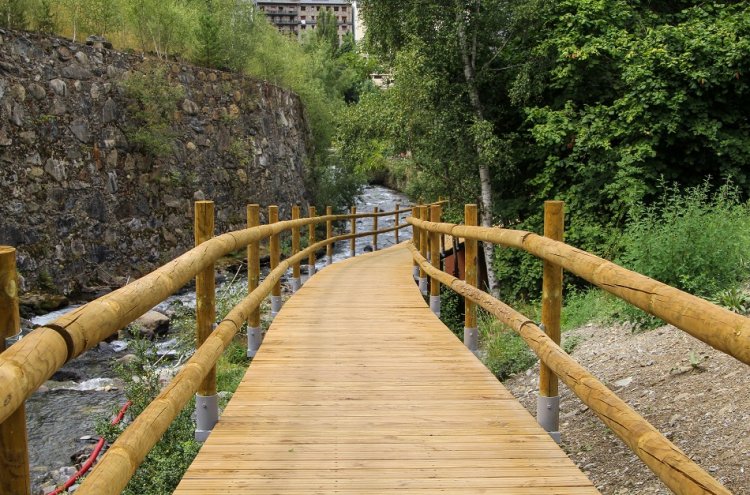 Un respiro entre montañas: Andorra te espera en hotel 4*