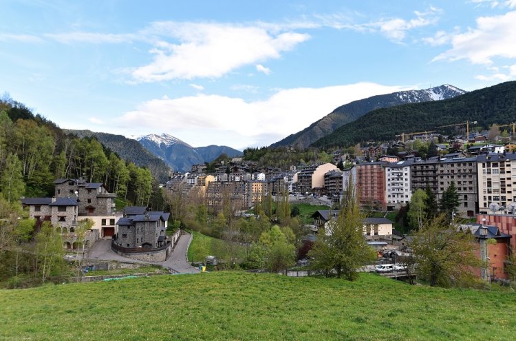 Un respiro entre montañas: Andorra te espera en hotel 4*