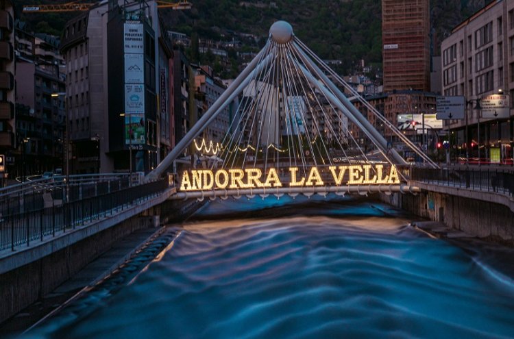 ¡Experiencia Andorra! Hotel 4* con SPA en el centro - Andorra La Vella