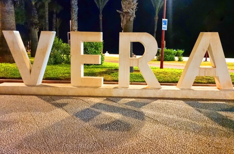 ¡Este otoño, pon rumbo a Vera, Almería! Hotel 4* junto a la playa - Vera