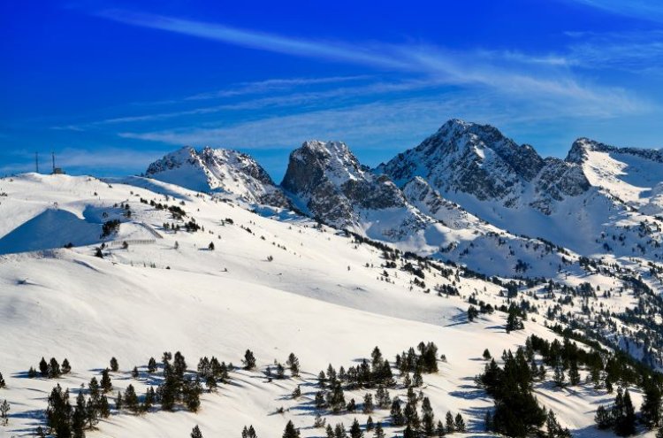 ¡Bienestar en los Pirineos! Tu estancia en La Seu d'Urgell con acceso al spa - La Seu Urgell