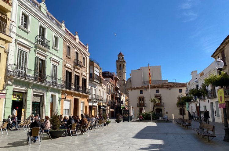 ¡Aún quedan días de playa! Disfruta en Calella - Calella