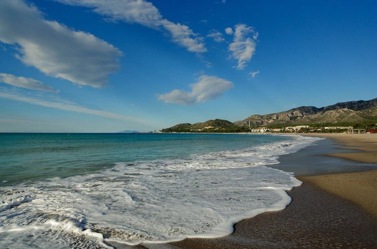 ¡ÚLTIMA HORA! Resort en primera línea de playa cerca de l'Hospitalet de l'Infant (Costa Dorada) - Hospitalet de l'Infant