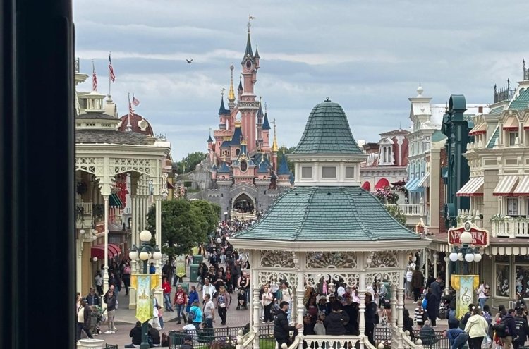 ¡Descubre París: vuelos, crucero por el Sena y visita a Disneyland® Paris!