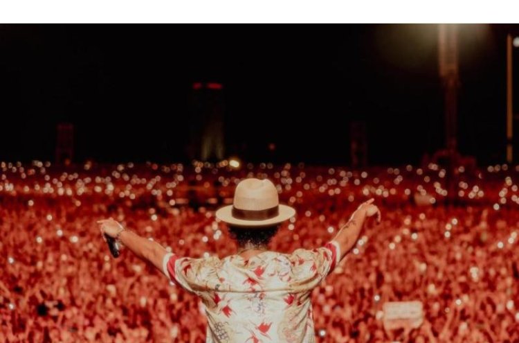 Rosalía live in Madrid or Barcelona with hotel stay