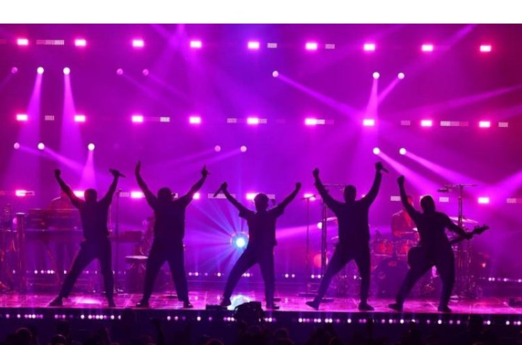 Rosalía live in Madrid or Barcelona with hotel stay