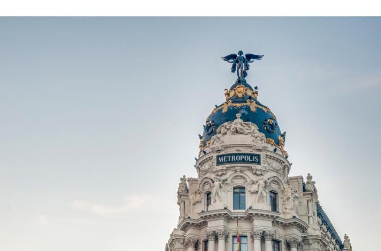 Rosalía live in Madrid or Barcelona with hotel stay