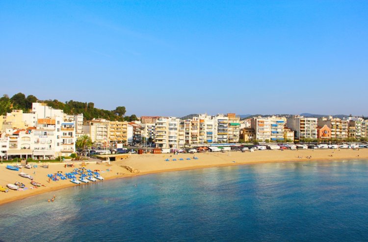¡ÚLTIMA HORA! Blanes a 200 metros de la playa en Media Pensión - Blanes