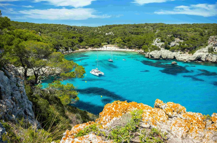 ¡Menorca te espera! Un 4* con toboganes ilimitados y con opción a ferry - Menorca