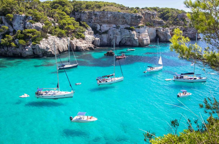 ¡Menorca te espera! Un 4* con toboganes ilimitados y con opción a ferry - Menorca