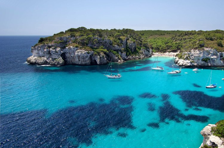¡Menorca te espera! Un 4* con toboganes ilimitados y con opción a ferry - Menorca