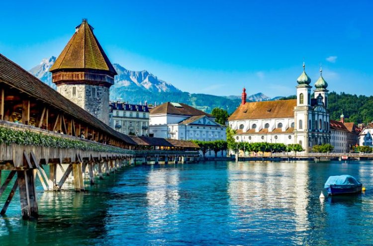 Ruta por Suiza y la Selva Negra: paisajes alpinos y ciudades con encanto