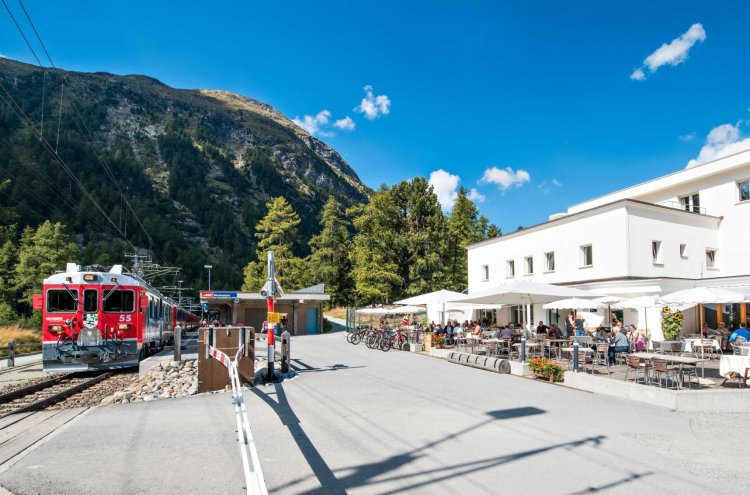 Bernina: un viaje mágico entre los Alpes suizos e italianos