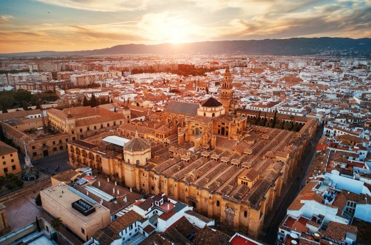 El placer de dormir en un cortijo andaluz a un paso de Córdoba - Destino