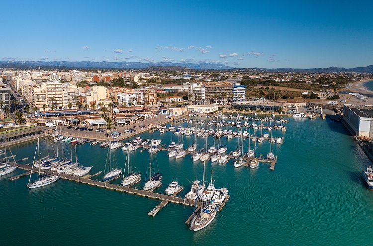 Benicarló a pie de paseo marítimo: ¡Disfruta la costa desde primera línea! - Benicarlo