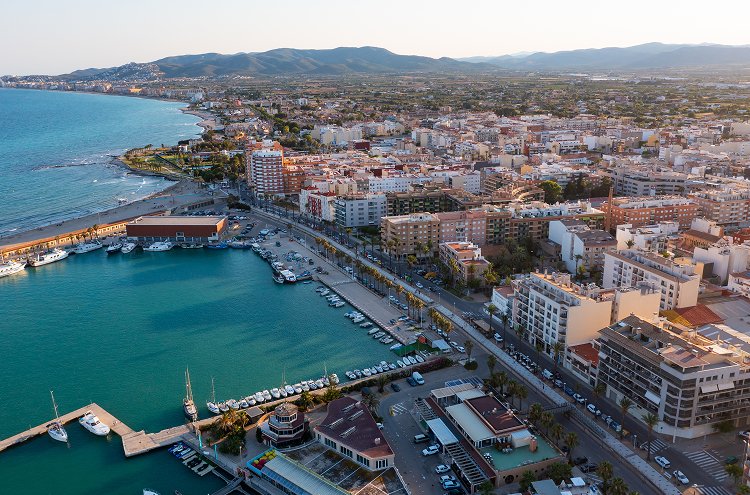Benicarló a pie de paseo marítimo: ¡Disfruta la costa desde primera línea! - Benicarlo