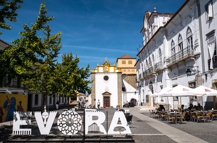 Desconecta entre siglos de historia y tradición portuguesa - Évora