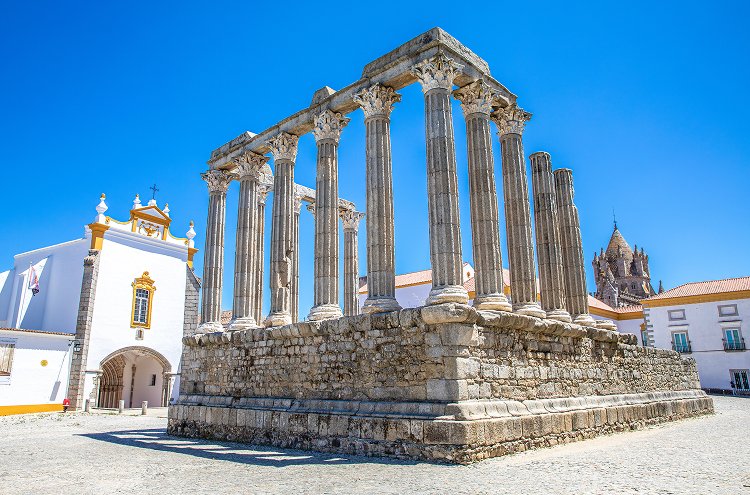 Desconecta entre siglos de historia y tradición portuguesa - Évora