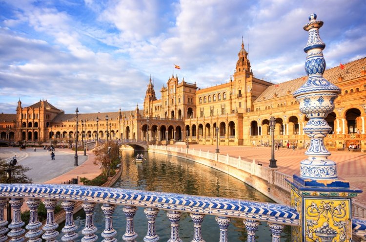 ¡Sevilla tiene un color especial! Descubre su arte, sus tapas y su encanto - Sevilla