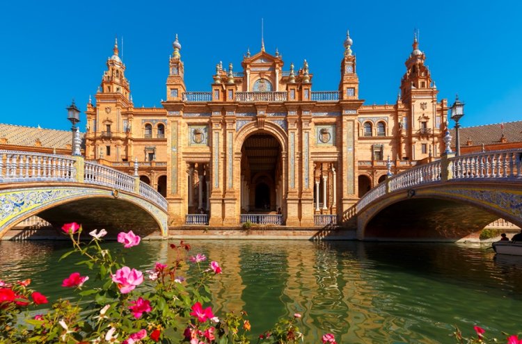 ¡Sevilla tiene un color especial! Descubre su arte, sus tapas y su encanto - Sevilla