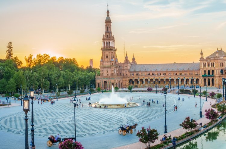 ¡Sevilla tiene un color especial! Descubre su arte, sus tapas y su encanto - Sevilla