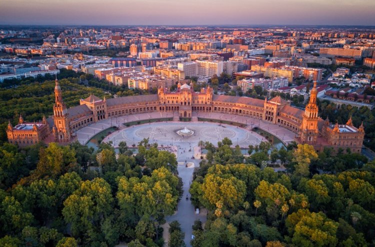 ¡Sevilla tiene un color especial! Descubre su arte, sus tapas y su encanto - Sevilla