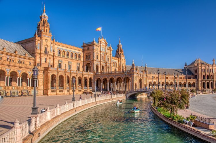 ¡Sevilla tiene un color especial! Descubre su arte, sus tapas y su encanto - Sevilla