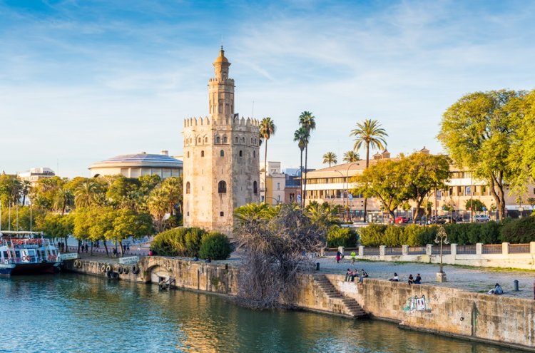 ¡Sevilla tiene un color especial! Descubre su arte, sus tapas y su encanto - Sevilla