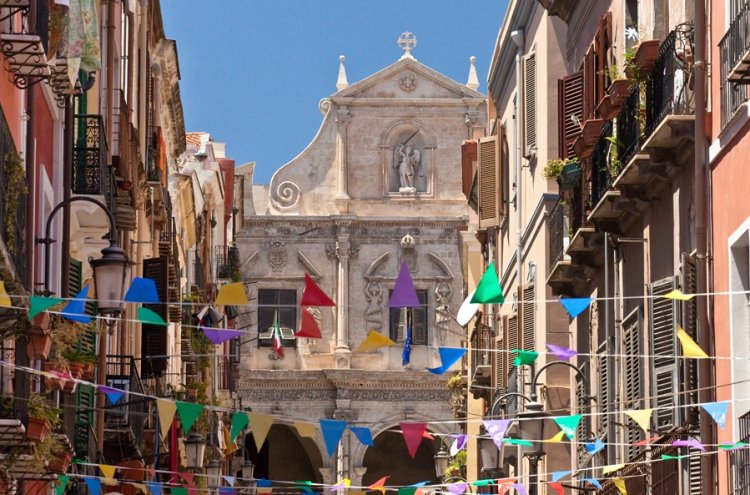 ¡Todos a bordo! Crucero por Italia y Francia desde Barcelona - Cagliari