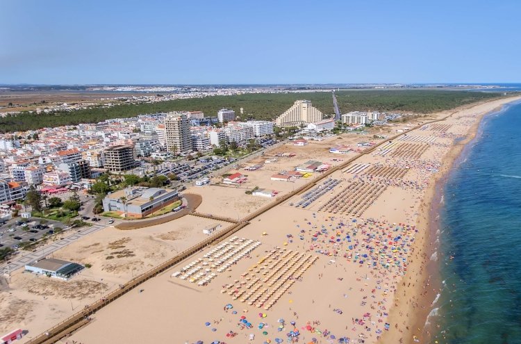 La luz del Algarve te espera: escapada 4* al corazón de Monte Gordo