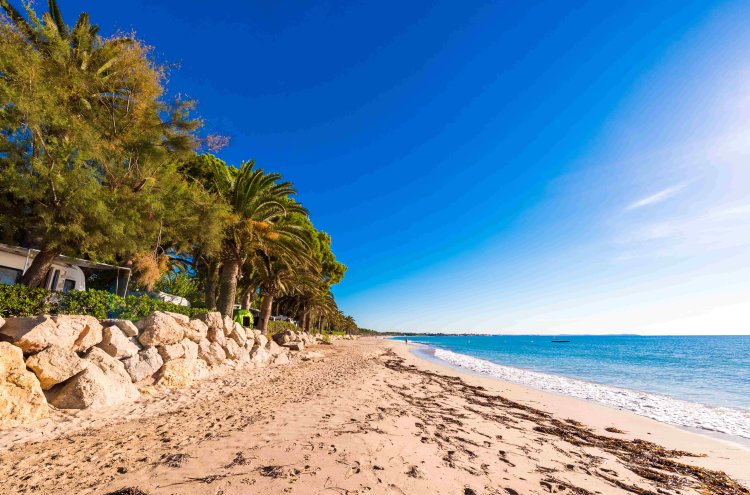 Mucho más que un camping: tu cabaña con estilo frente al Mediterráneo - Miami Platja