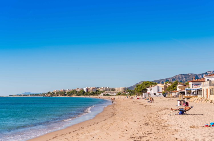 Mucho más que un camping: tu cabaña con estilo frente al Mediterráneo - Miami Platja