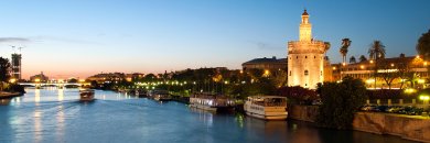 Alójate cerca de Sevilla con Crucero por el Guadalquivir