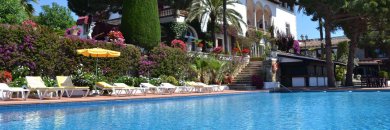 Hotel 4* con desayunos y cenas en la Costa Brava