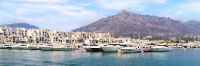 Escápate a Puerto Banús (Marbella) en hotel 3*