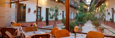 Conoce Sevilla en apartamento de Patio Andaluz