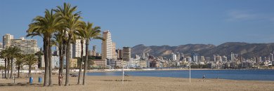 ¡Descubre Benidorm con Pensión Completa con agua y vino incluido! 
